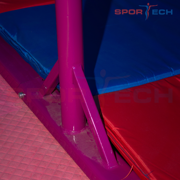 SPORTECH-parts-of-pink-bar-on-the-floor-corner-from-front-with-mat